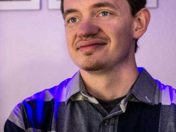 headshot.jpg